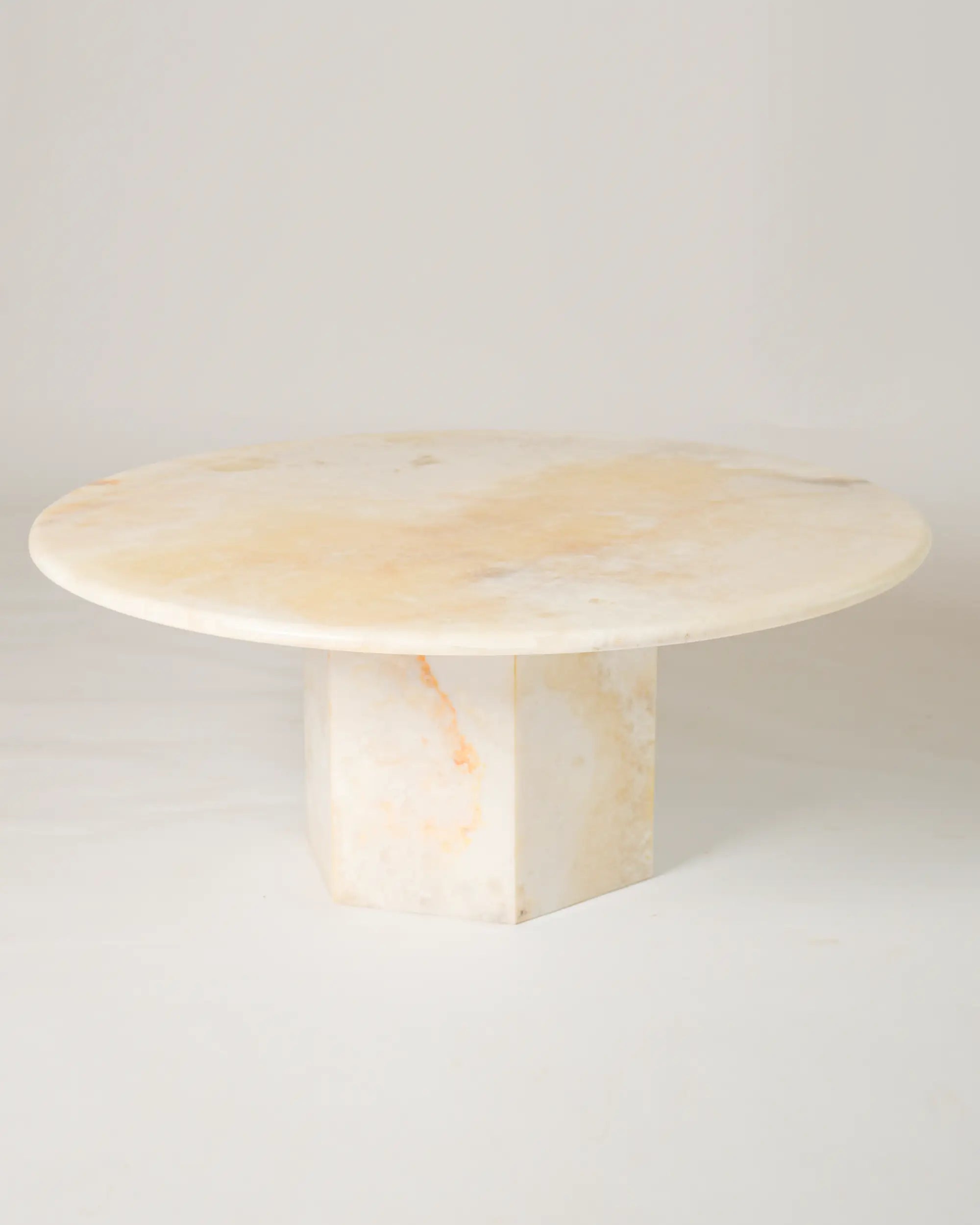 Hex Round Coffee Table In White Onyx