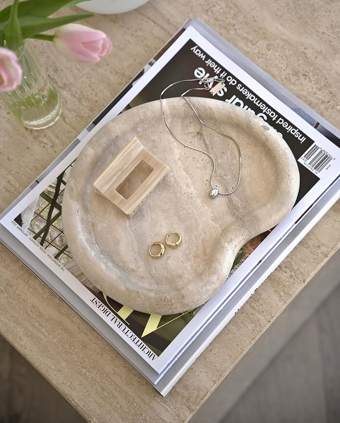 Pebble Tray