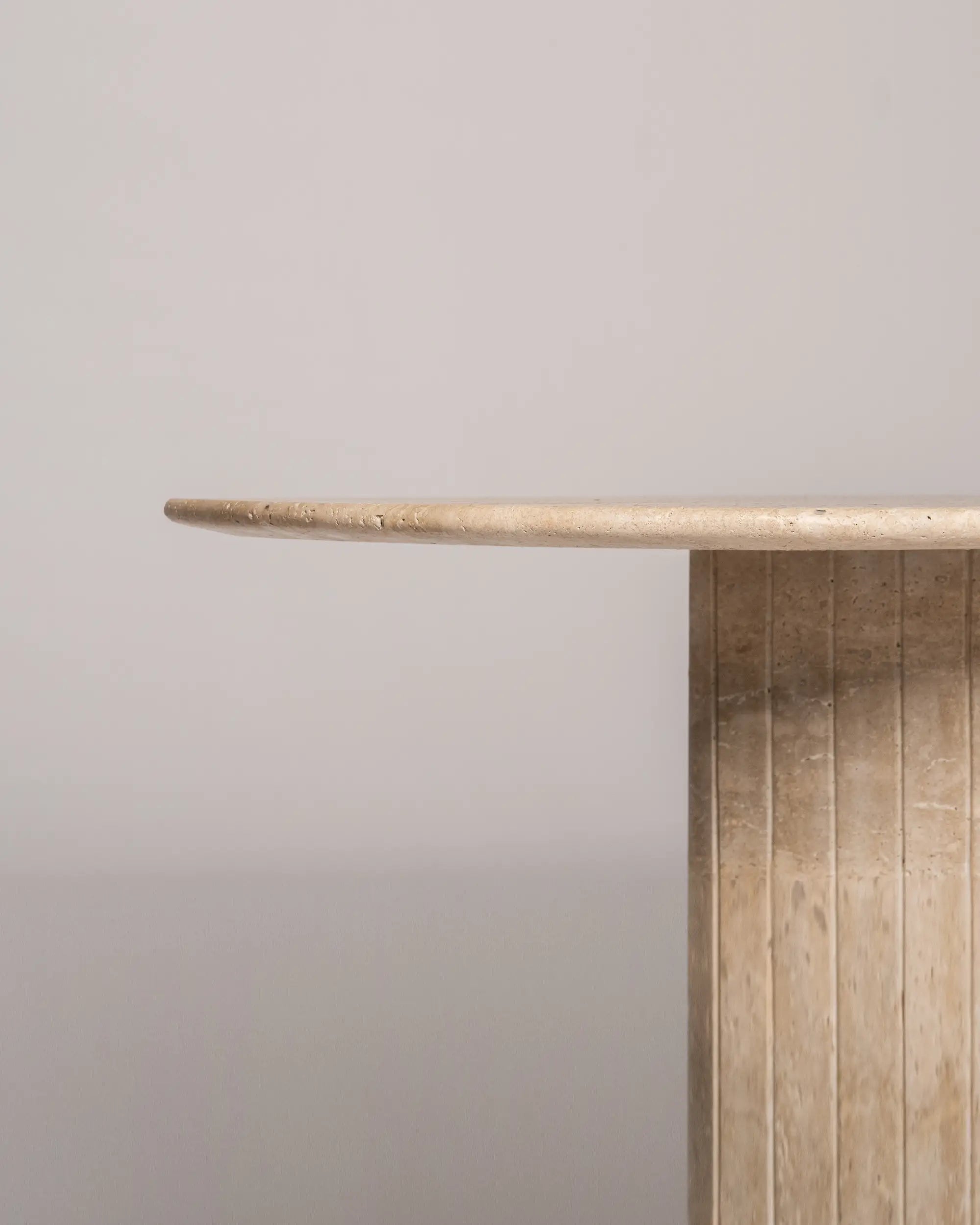 Reed Console In Beige Travertine